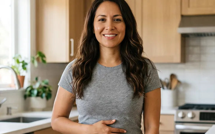 Mujer sonriendo, liviana y sin hinchazón